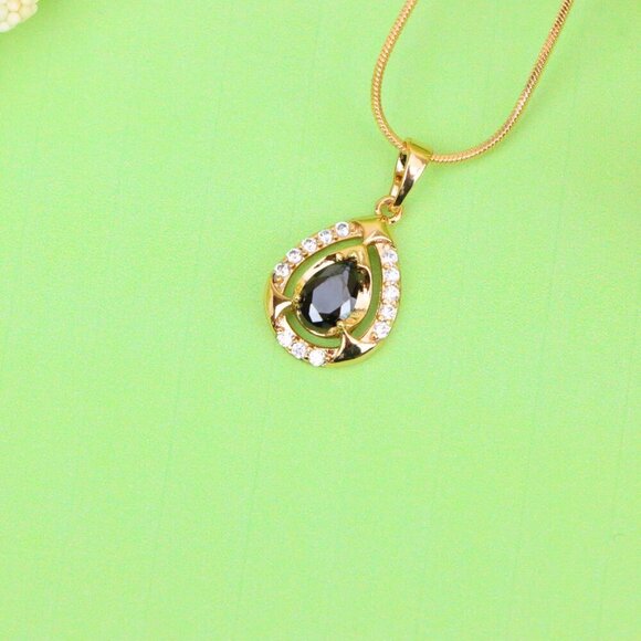 "Teardrop Black Stone Pendant with White Crystals in Gold Plating, XPPT1800 - Picture 12 of 13